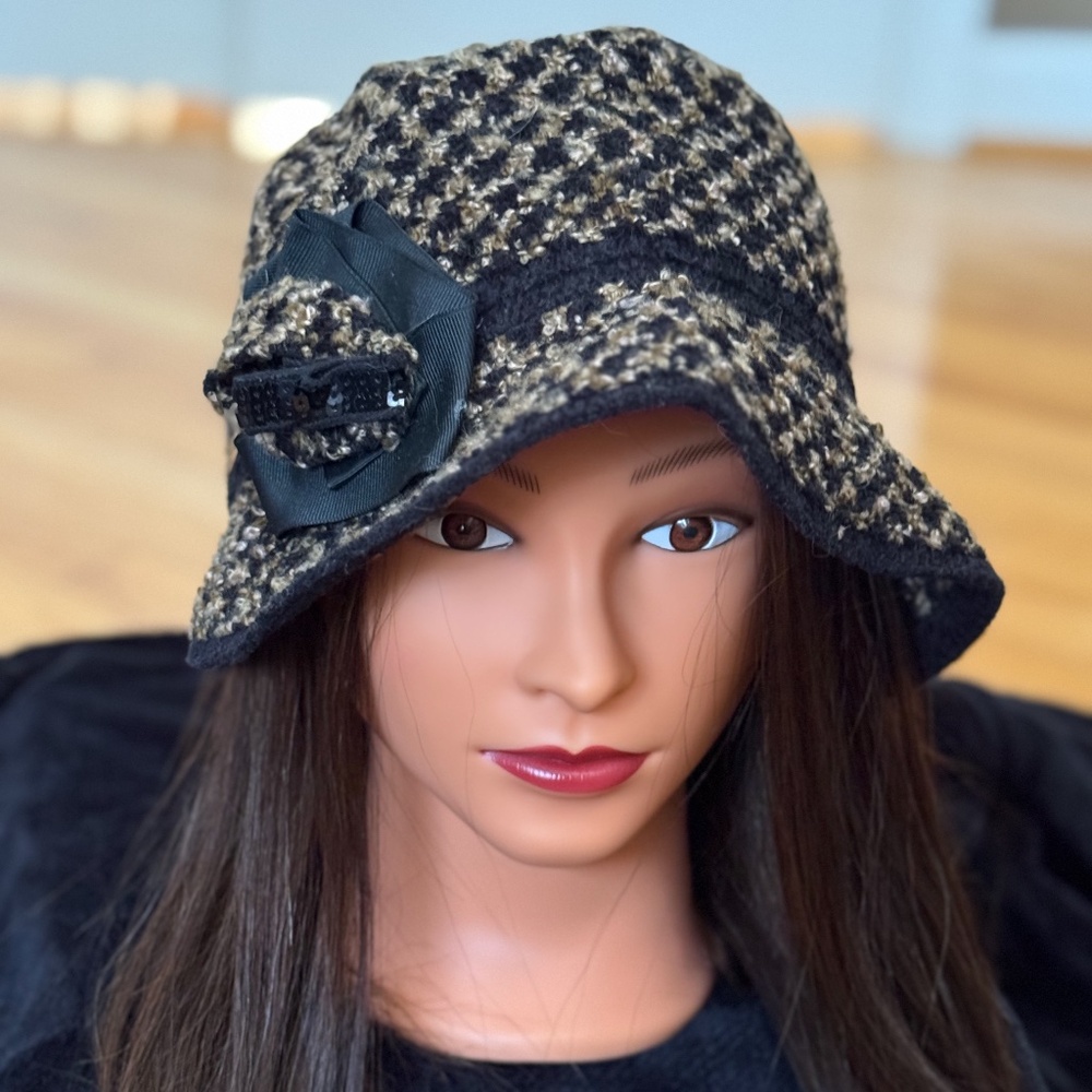 Brown and tan Women's hat with flower